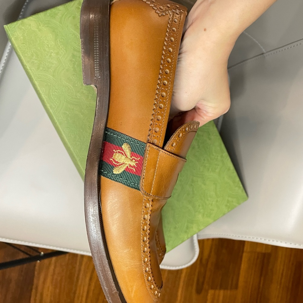 Authentic Gucci loafer with bee web embroidered - Picture 8 of 9